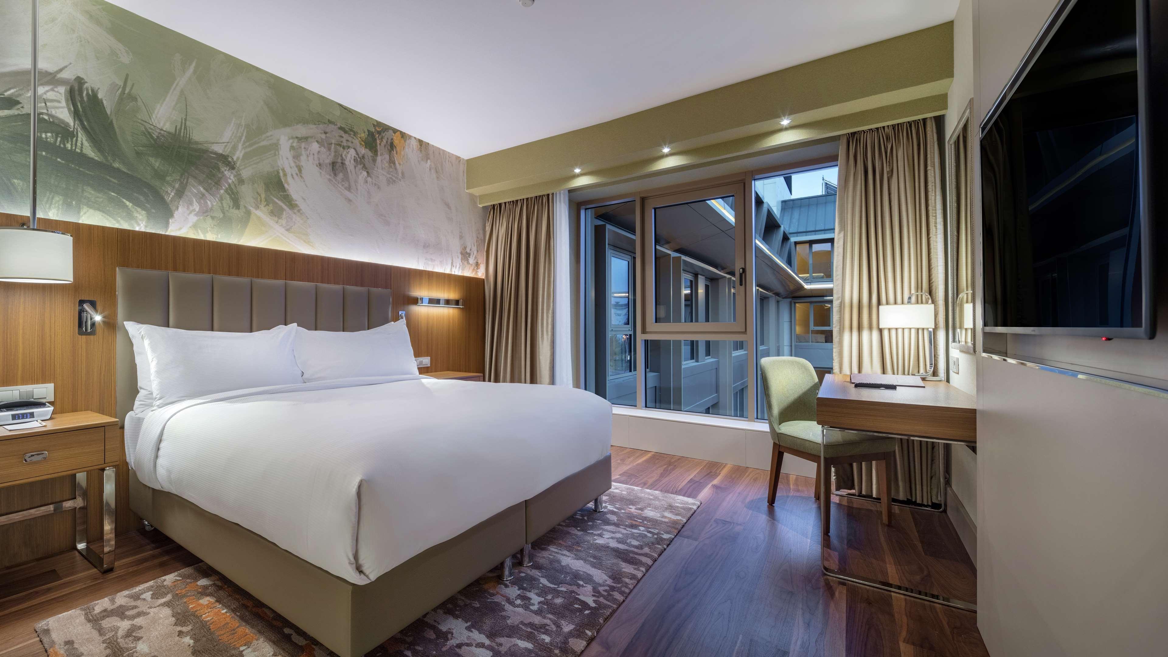 Отель Doubletree By Hilton Скопье Экстерьер фото Deluxe Room