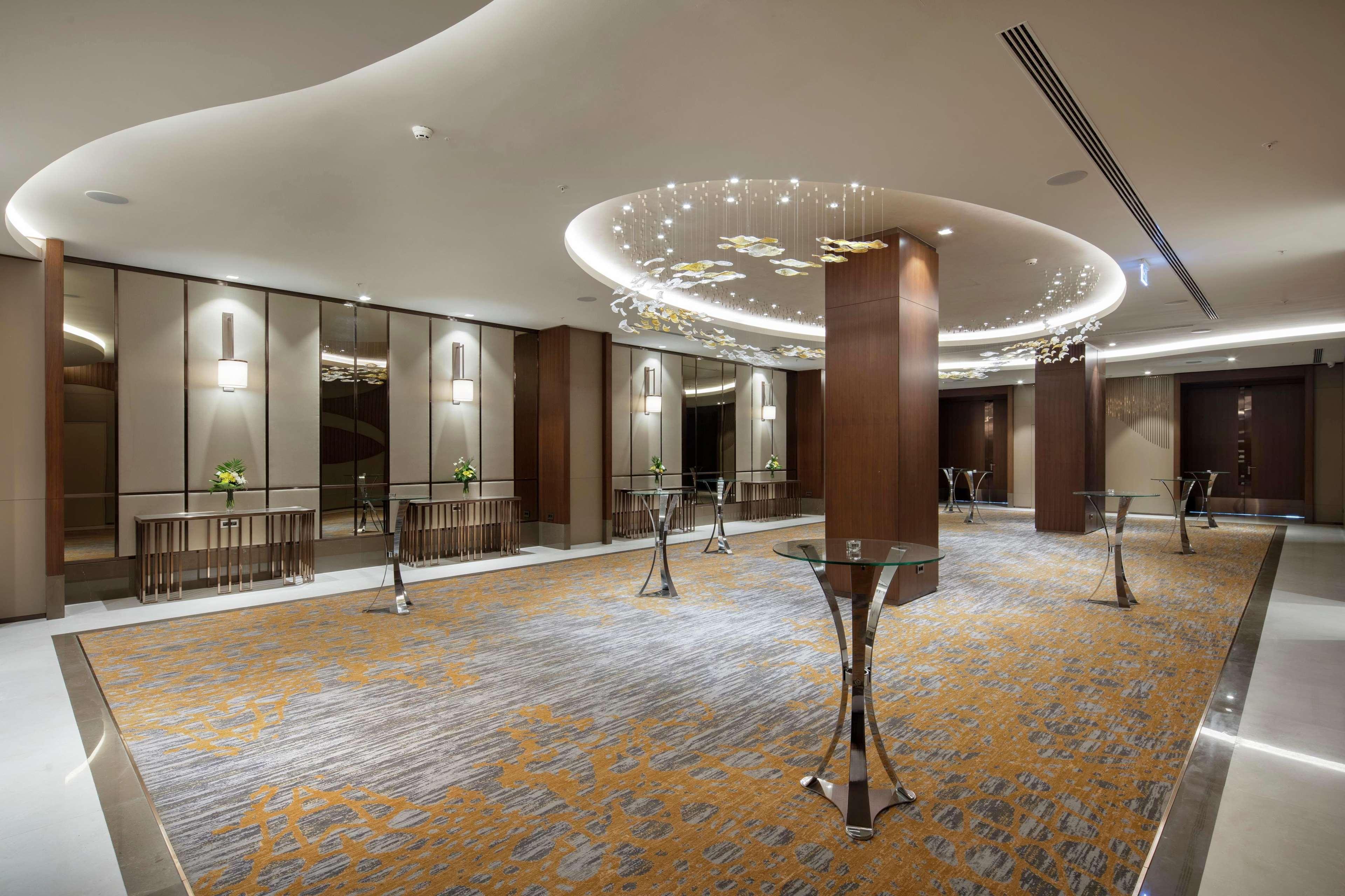 Отель Doubletree By Hilton Скопье Экстерьер фото The Grand Ballroom