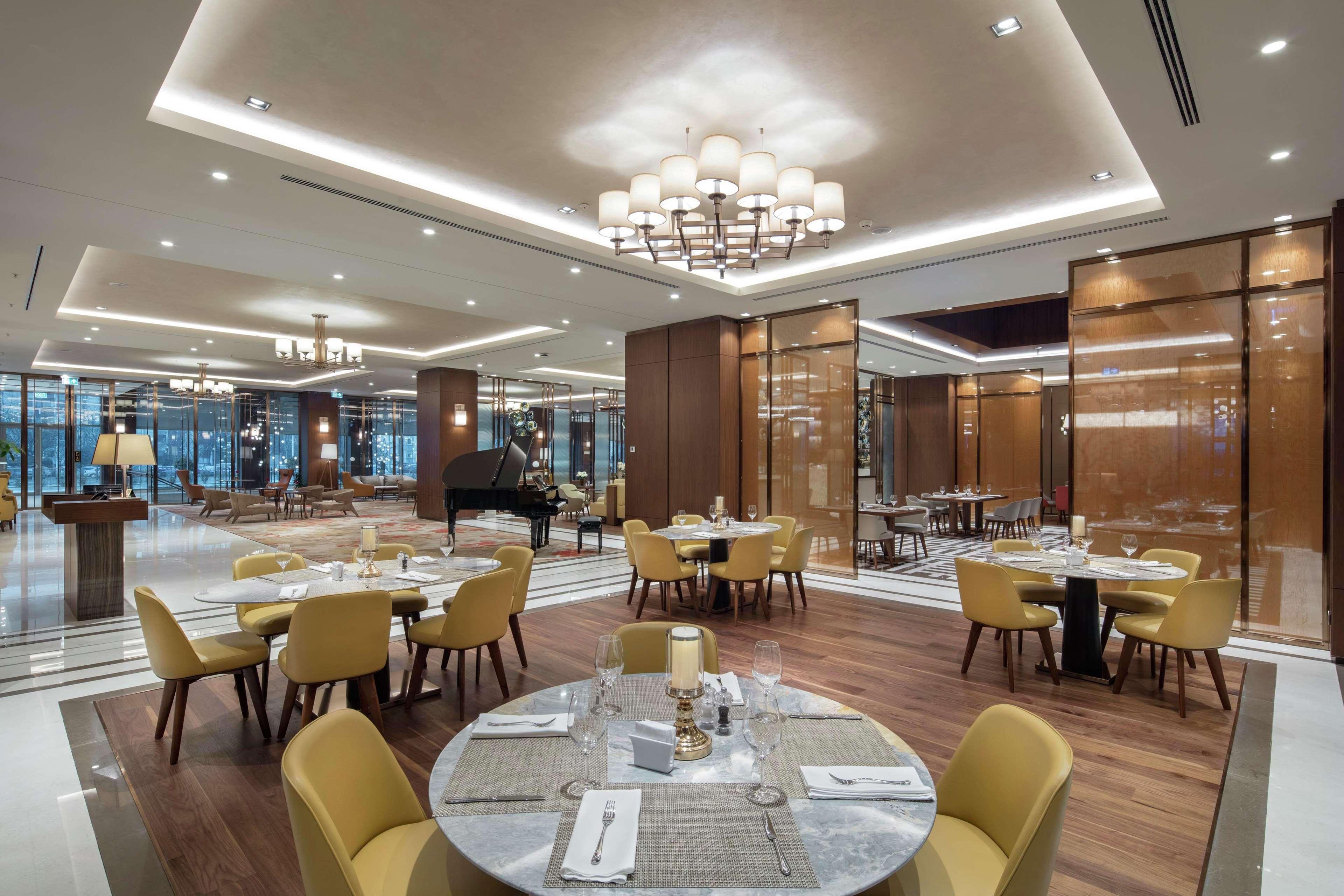 Отель Doubletree By Hilton Скопье Экстерьер фото The restaurant